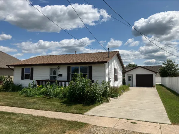 1115 S Broadway St, Coal City, IL 60416