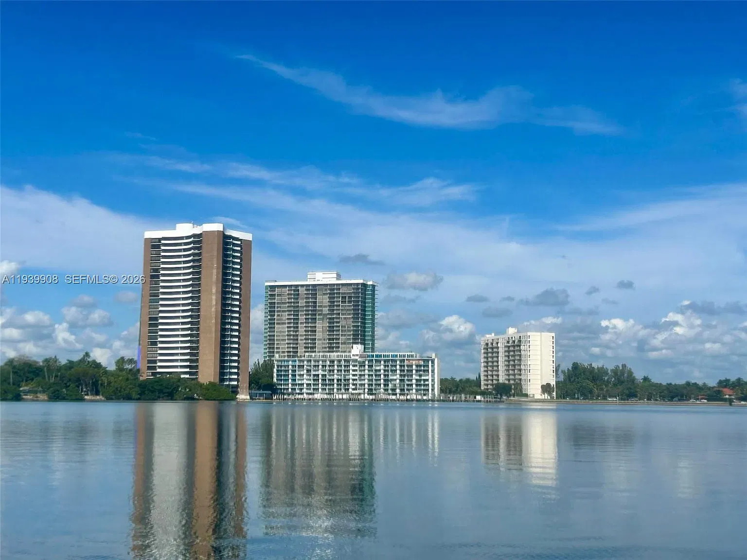 1 bed, 828 sqft, $3,120 — Photo 2