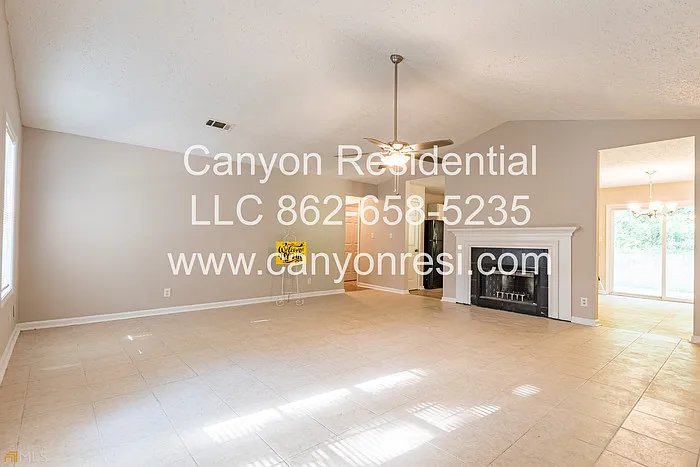 220 Splitwood Ln — Photo 10