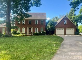 411 8th St SW, Conover, NC 28613