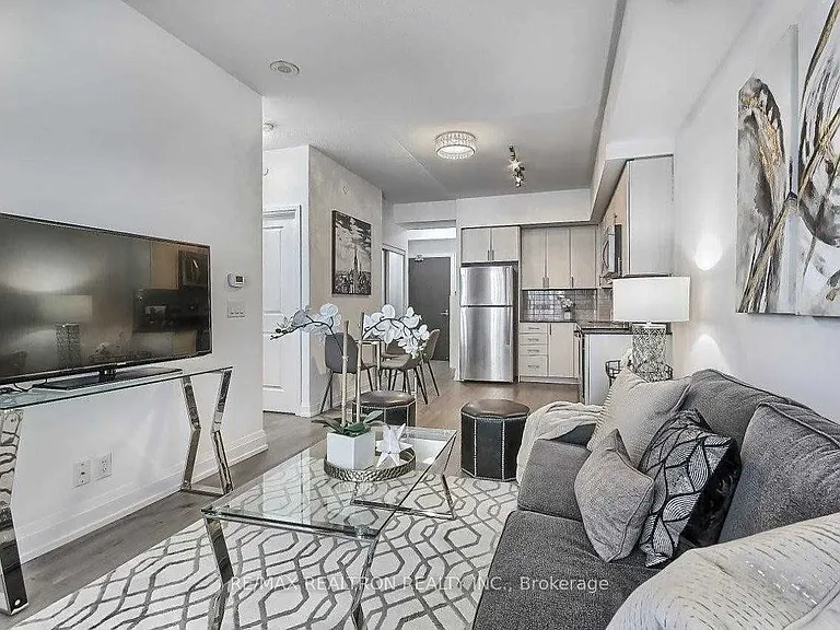 7890 Bathurst St #912 — Photo 9