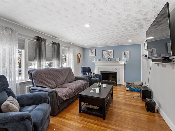 4th image of 18 Dunham Rd