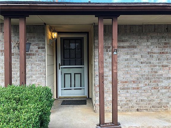 3rd image of 4210 Glenlawn Ct
