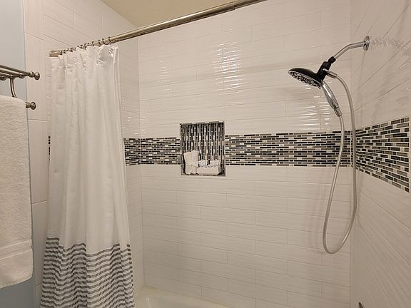4th image of 900 Gulf Shore Dr #4-2