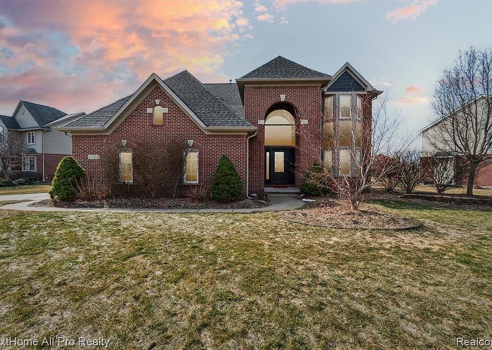 61161 Saddlecreek Dr, South Lyon, MI 48178 Zillow
