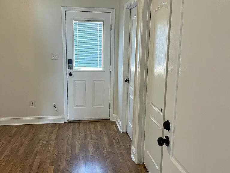 904 N Davis Hwy — Photo 16