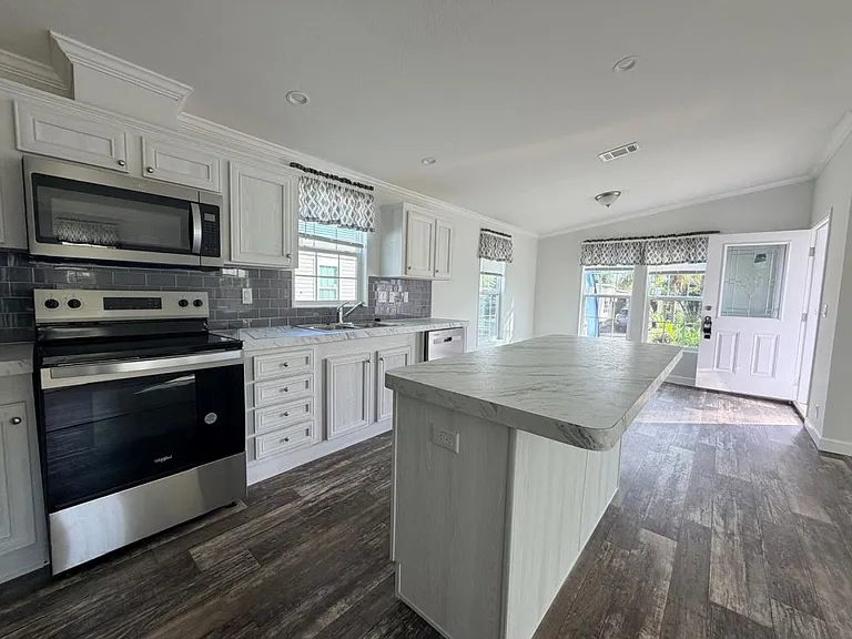 5267 SW 32nd St #2-29 — Photo 6