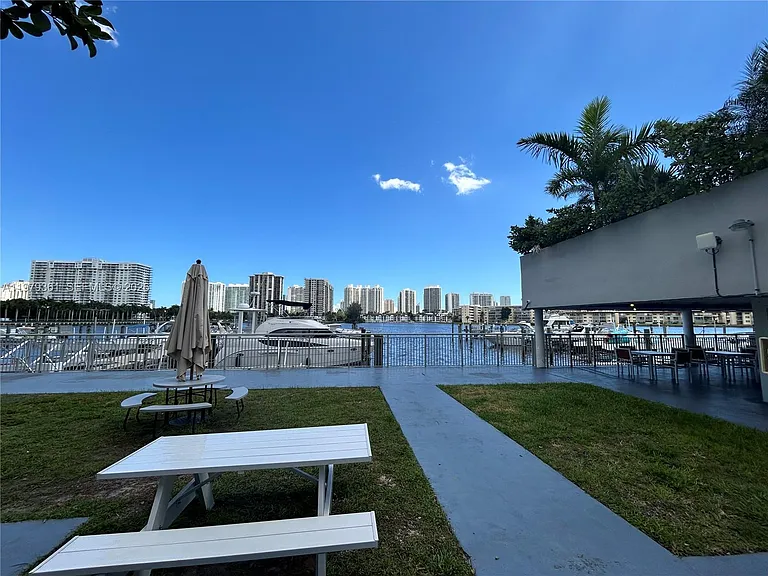 18031 Biscayne Blvd #904 — Photo 21