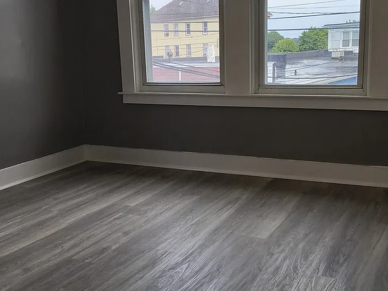 101 Phillips Ave — Photo 5