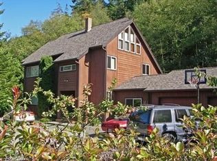 2 Klamath Dr, La Conner, WA 98257