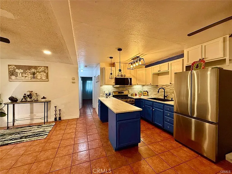 3365 Santa Fe Ave #21 — Photo 8