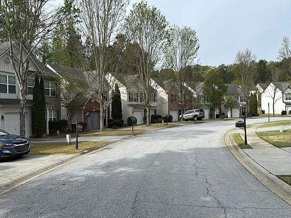 5th image of 9433 Lakeview Rd