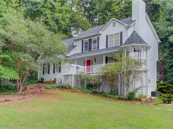 995 Thornwood Ln, Dacula, GA 30019