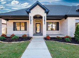 121 Abington Dr, Little Rock, AR 72223