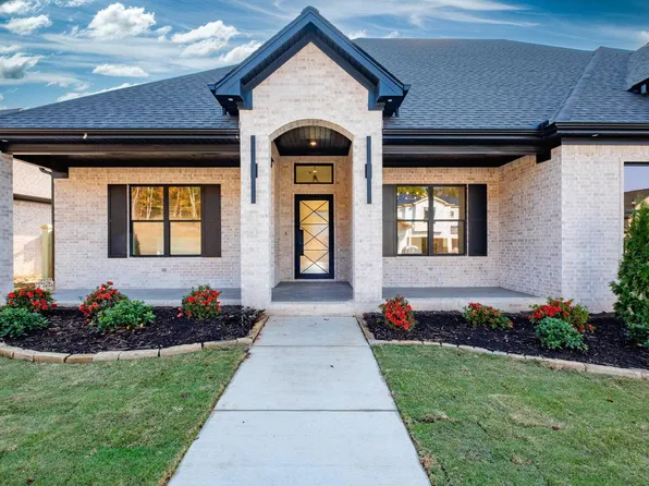 121 Abington Dr, Little Rock, AR 72223