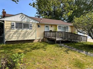 241 Medford St, Brentwood, NY 11717