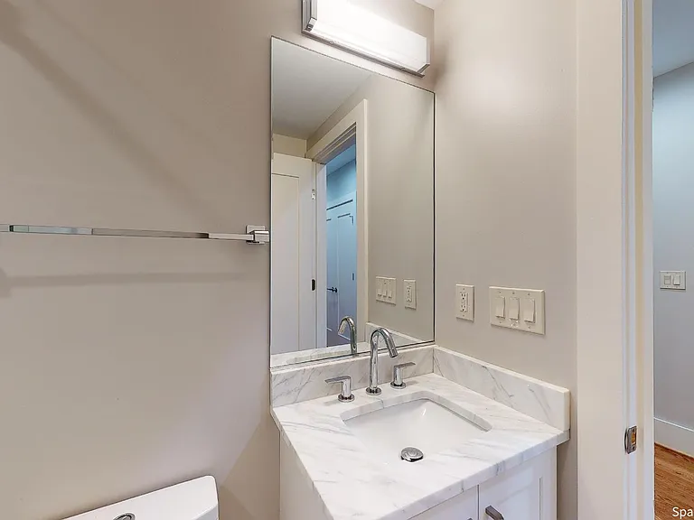 523 Lamont St NW #1 — Photo 2