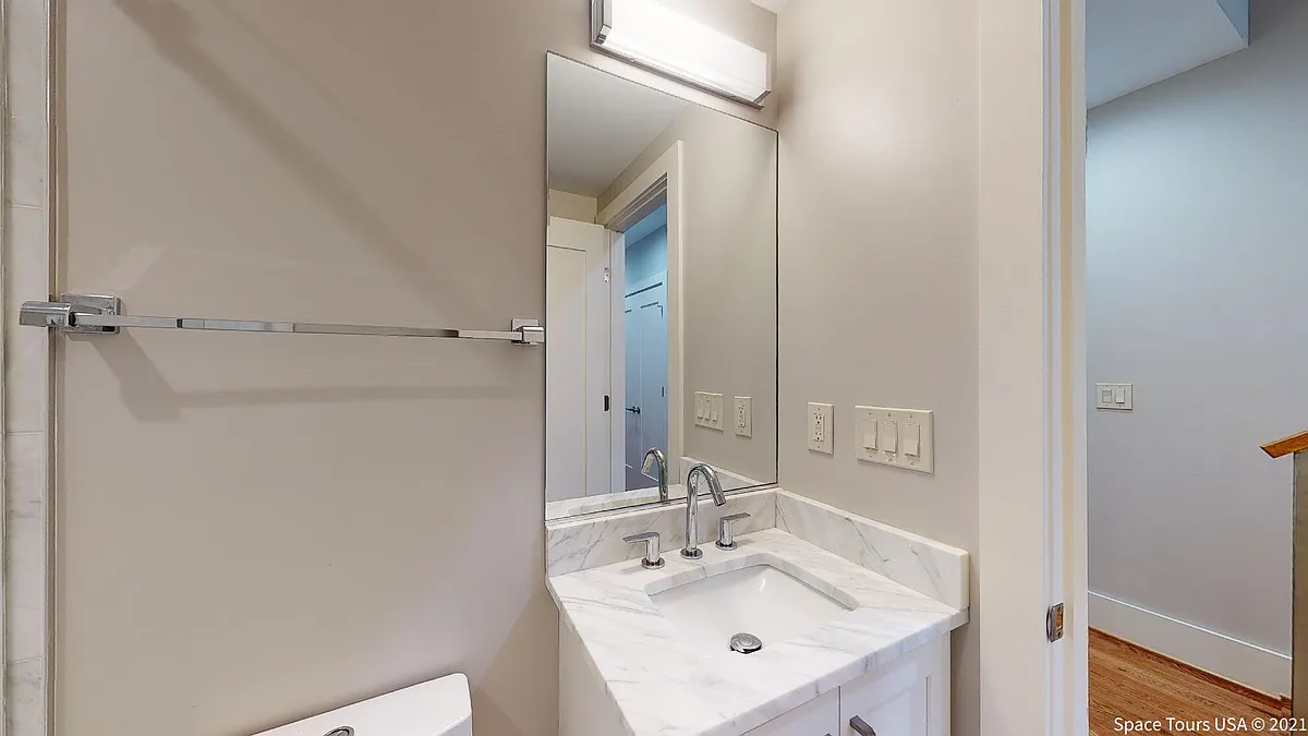 Building Photo - 523 Lamont St NW #1