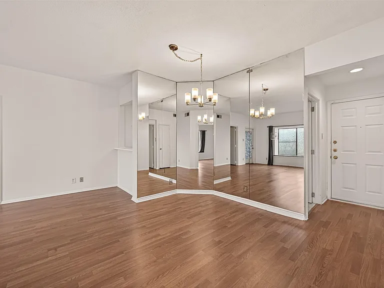 2211 S Braeswood Blvd #23C — Photo 4