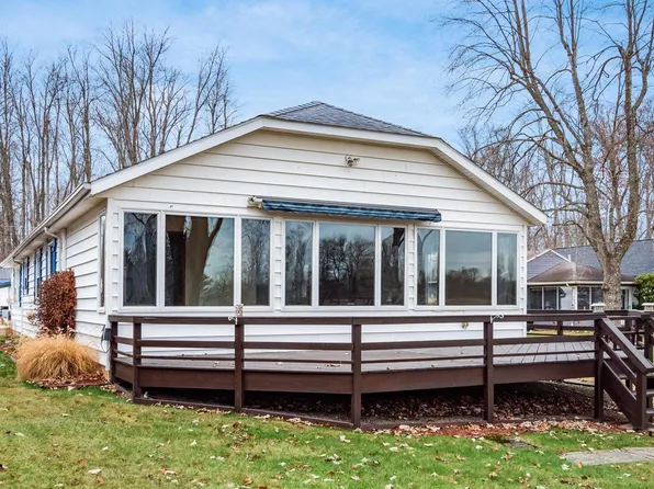 811 Maple Ave, Hebron, OH 43025