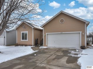 15417 Armstrong St, Omaha, NE 68116