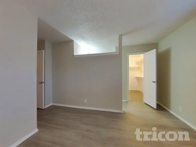7527 Ledgebrook Dr — Photo 8