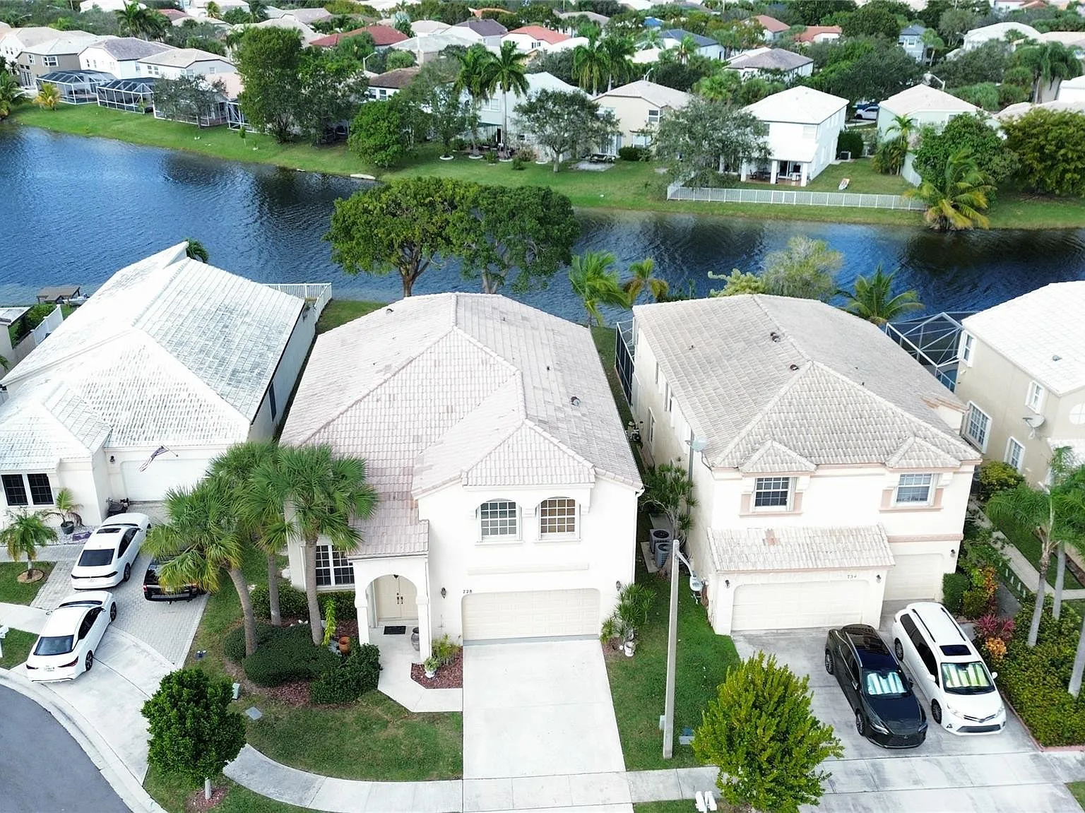 4 bed, 3.0 bath, 2880 sqft, $5,000 — Photo 2