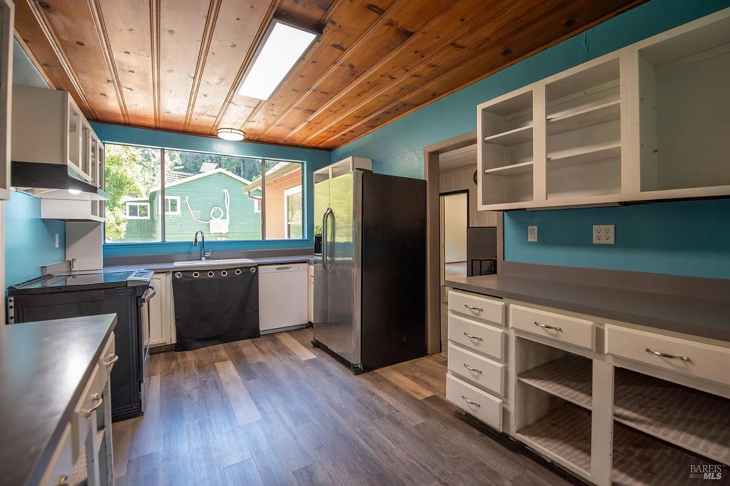 10671 Forest Hills Road - Photo 8