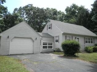 30 Roger Rd, Griswold, CT 06351