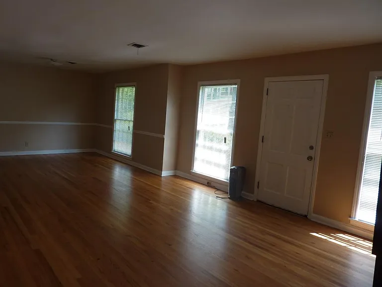 613 Densley Dr — Photo 8