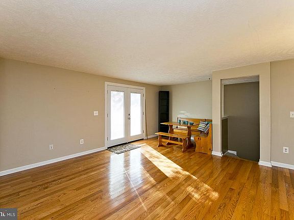 3rd image of 111 Township Ct