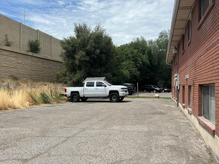 648 S 950 W — Photo 10
