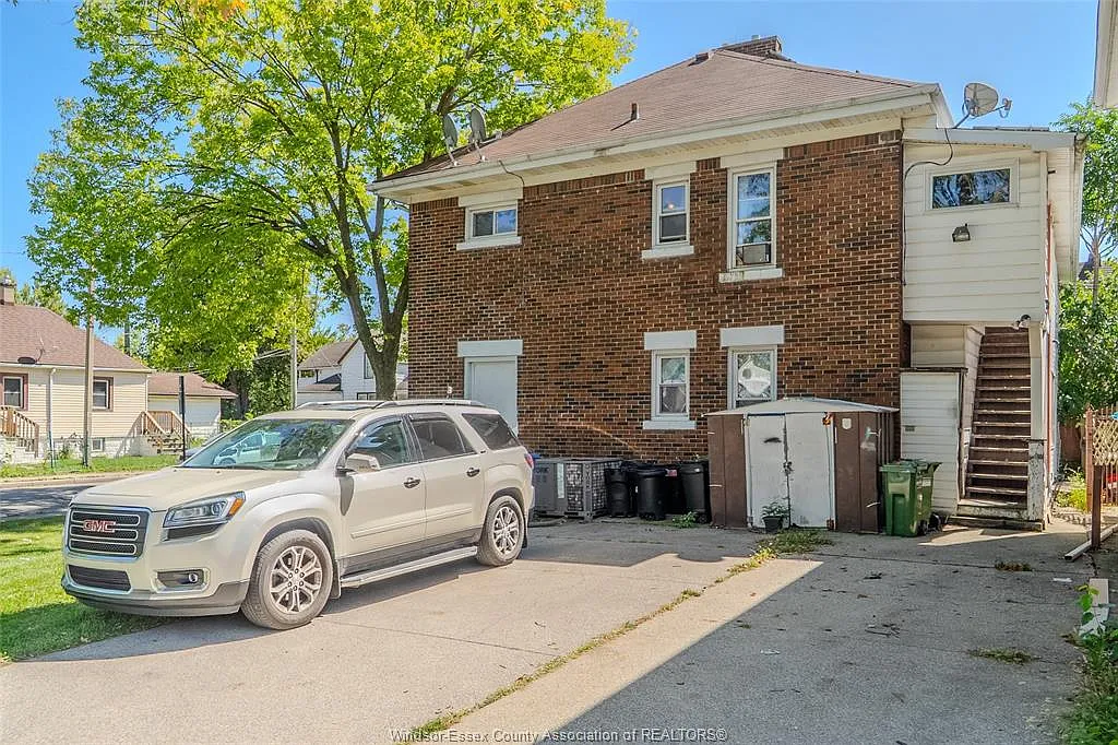 723 Parent Ave — Photo 3