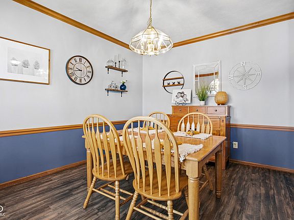 5th image of 1018 Schmitt Rd