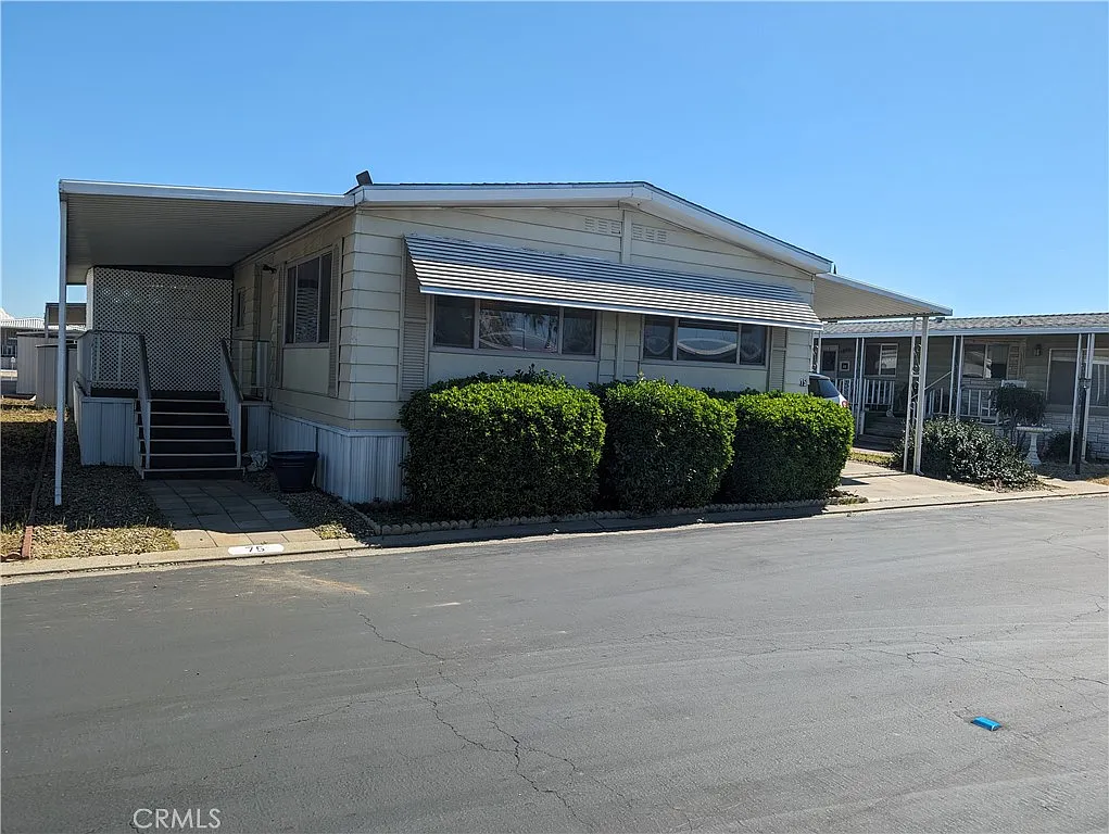 2240 Golden Oak Ln Spc 75 photo 1