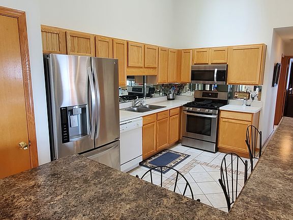 4th image of 6867 Geneva Dr