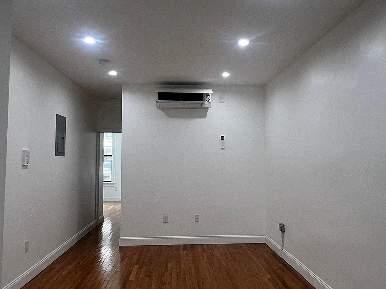 2192 Washington Ave #3 — Photo 2
