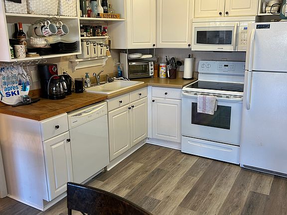 2nd image of 1005 Beech Mountain Pkwy APT 201