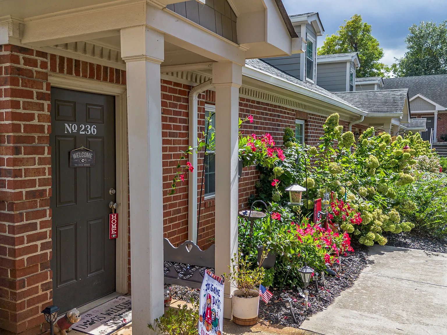 2 bed, 1000 sqft, $1,500 — Photo 1