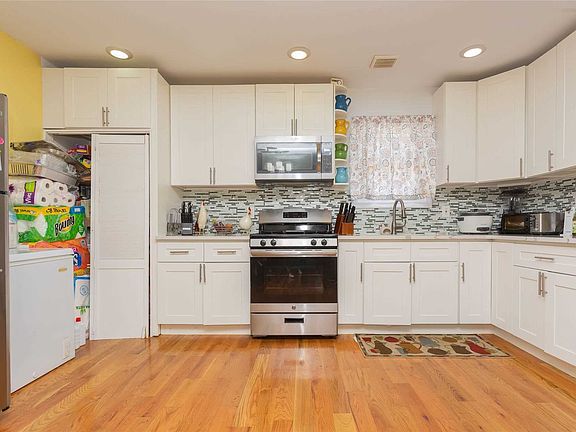 5th image of 66-10 Thursby Ave
