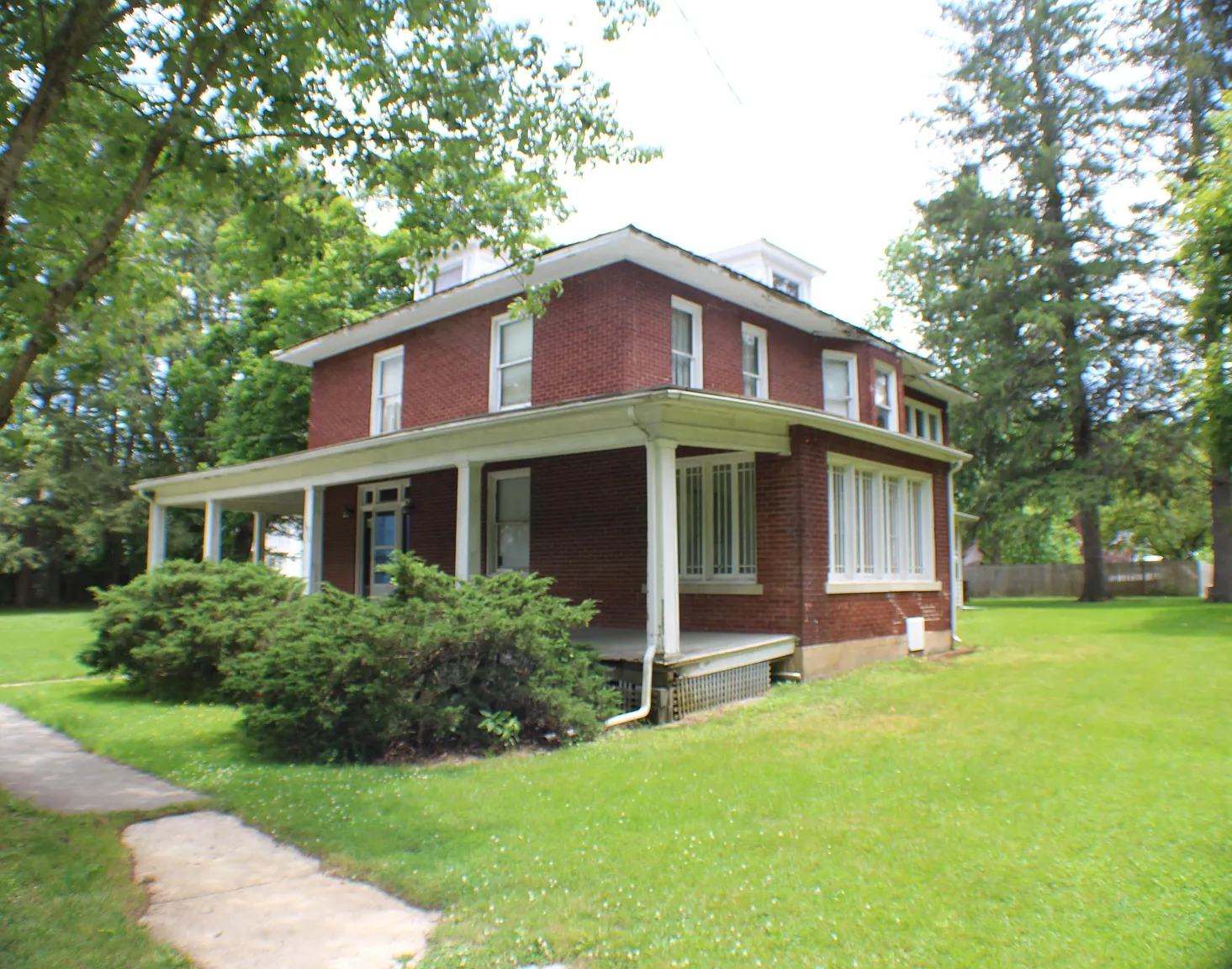 1013 9th Ave photo 1