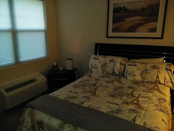 4th image of 4300 W Ford City Dr APT 1501