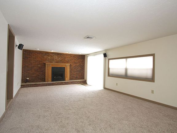 2nd image of 600 East St