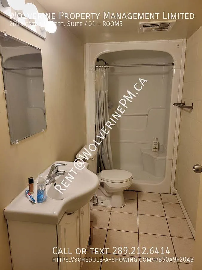 5 Student condo in the middle of Waterloo's universities — Photo 4