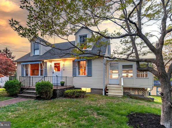 22 Highland Ave, Lambertville, NJ 08530
