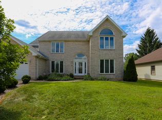 111 Christina Cir, Wheaton, IL 60189