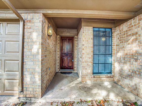3rd image of 3512 Willowbrook Dr
