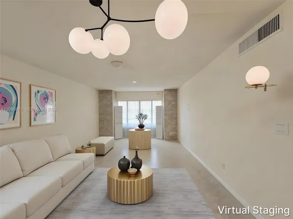 2151 NE 68th St APT 209, Fort Lauderdale, FL 33308