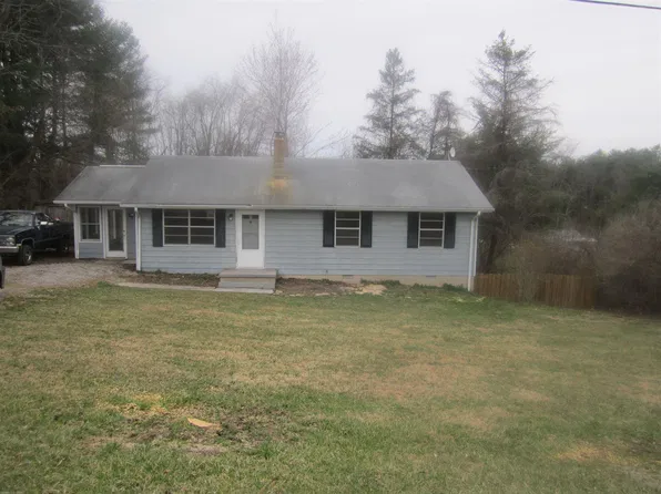 949 Switchback Rd, Christiansburg, VA 24073