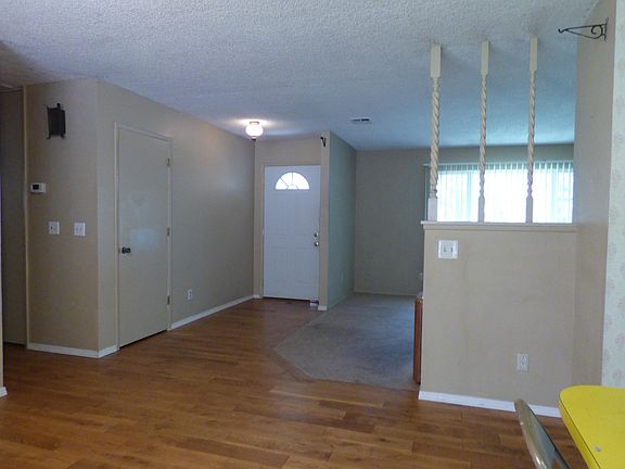 3rd image of 4704 Cloverlawn Dr